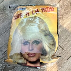 NIP Wig A La Mod Wig by Rasta Imposta